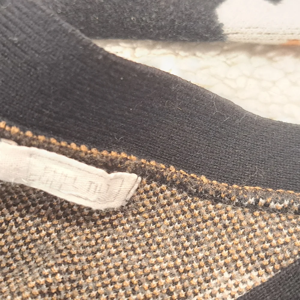 Sweater - Picture 2 of 8